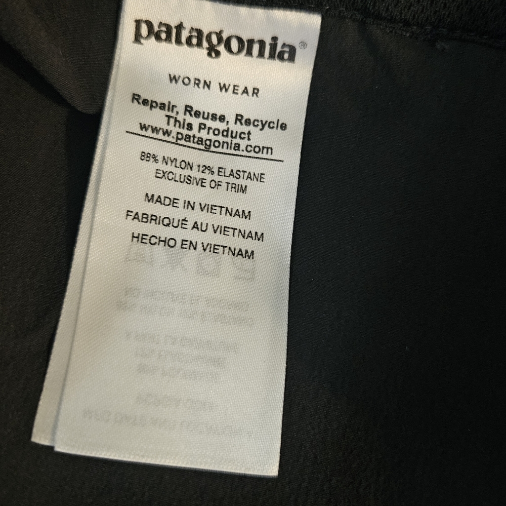 Patagonia Women's Black Bermuda Shorts Size 12 - Picture 7 of 9